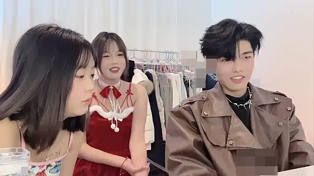 zhouzhou_YC's Webcam Show