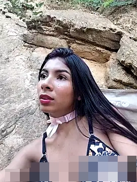 chaparritahot99's Webcam Show