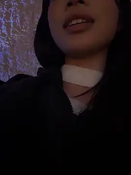 Yiyi-707's Webcam Show