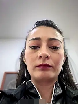 _Bella-Office1's Webcam Show