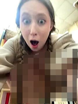 FroggyAnna's Webcam Show