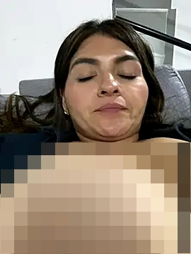 RosaliaVicky's Webcam Show