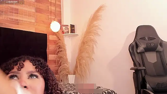 Emily_brown04's Webcam Show