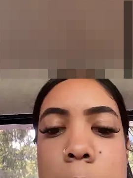 NAUGHTY_LITTLE_18's Webcam Show