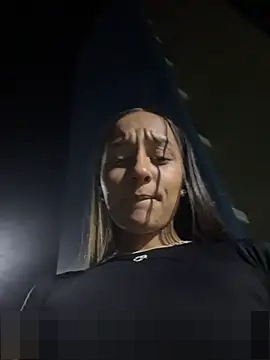 Brunettecollins05's Webcam Show