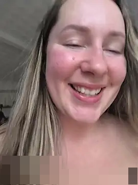 Mona_Plus' Webcam Show