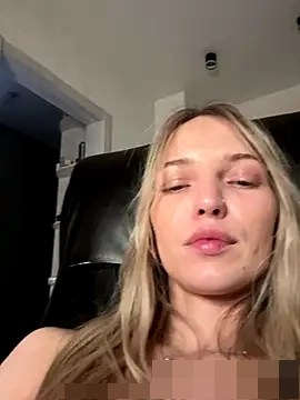 Adelina0001's Webcam Show