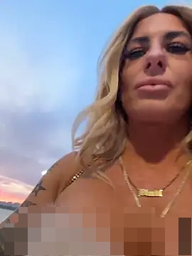 blondiluvsanal's Webcam Show