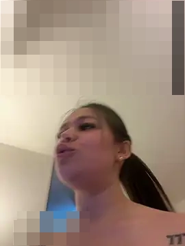 Alyshanon18's Webcam Show