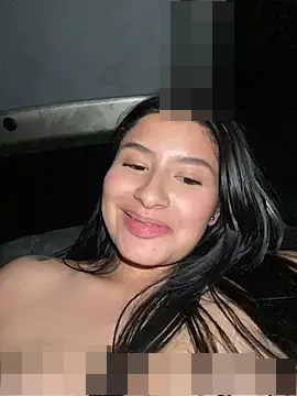 andrea_gomes_'s Webcam Show