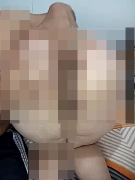 Solecitos_111's Webcam Show