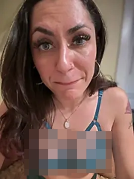 YourQueen18's Webcam Show