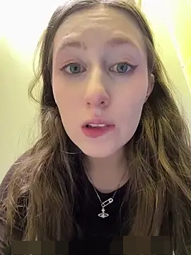 FroggyAnna's Webcam Show