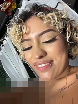 MystiqueXXX's Webcam Show