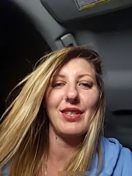 SheIsSomething's Webcam Show