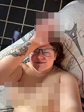 sexybee124's Webcam Show