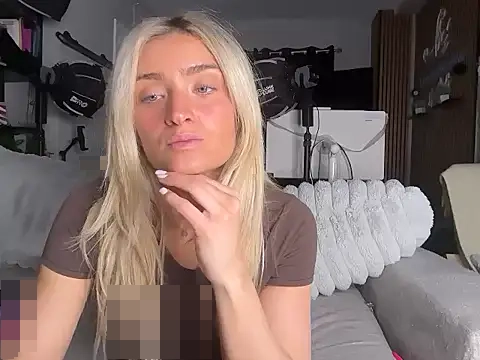 meggsworld's Webcam Show