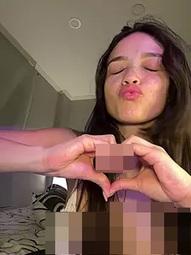 MisFrekcles_'s Webcam Show