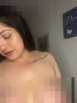 Amyy_1's Webcam Show