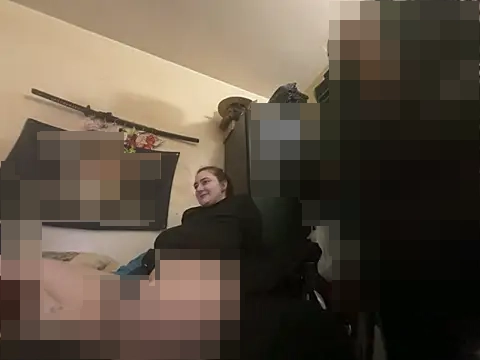 Snowbunnycake_131's Webcam Show