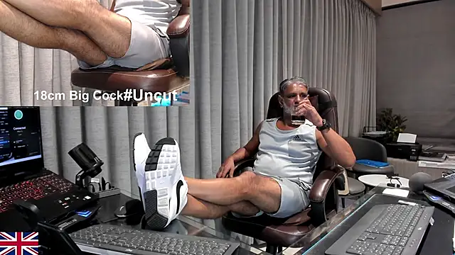 OnlineBossUK's Webcam Show