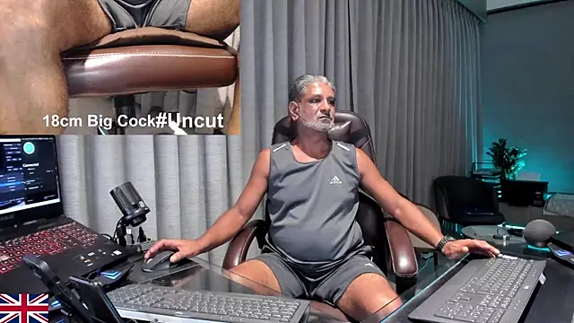 Show modela OnlineBossUK na web-kameri