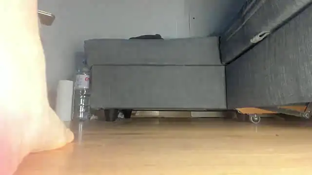 Squirtlady38 élő chatszobája