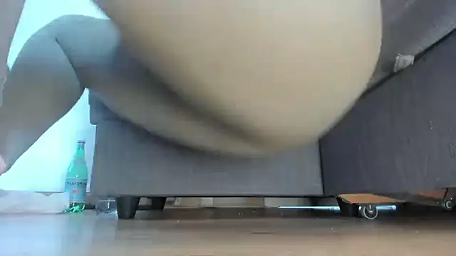 Živá chatovací místnost Squirtlady38