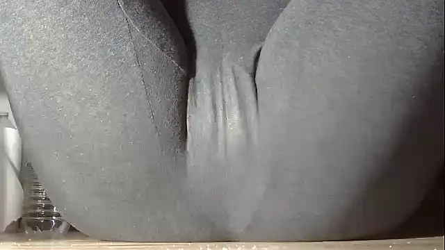 Squirtlady38's Live XXX Chat