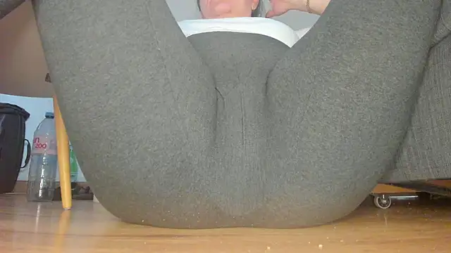 Show modela Squirtlady38 na web-kameri