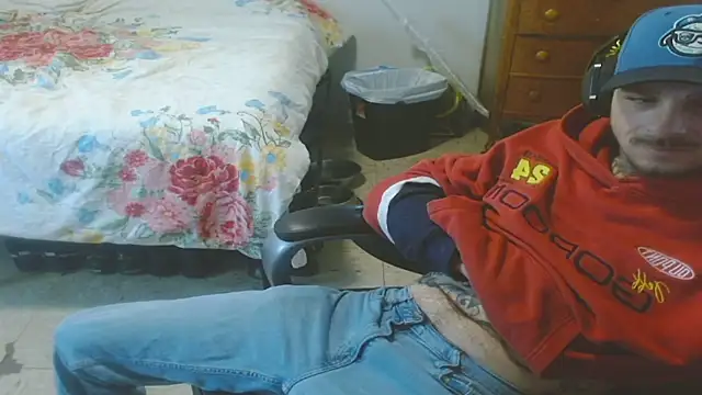 Show modela DADDY_KANE8--- na web-kameri