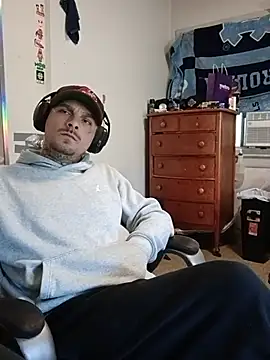 הופעת וובקאם של DADDY_KANE8---