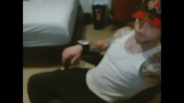 DADDY_KANE8---: διαδικτυακό σόου στην κάμερα