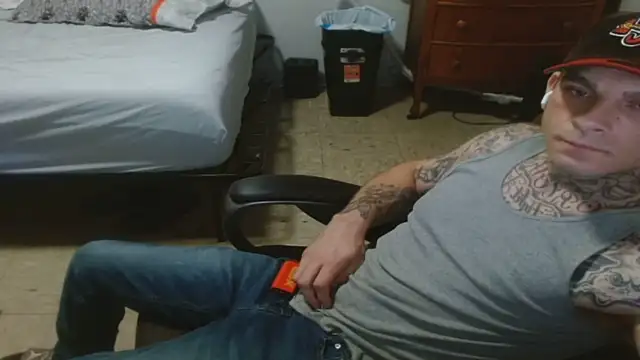 Pertunjukan Kamera Web DADDY_KANE8---