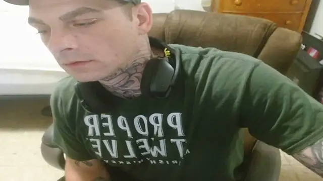 XXX chat uživo modela DADDY_KANE8---