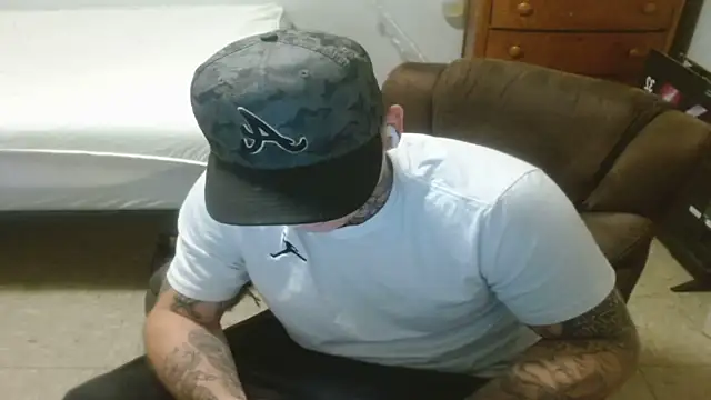 הופעת וובקאם של DADDY_KANE8---