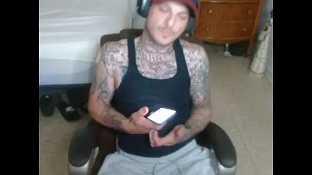 הופעת וובקאם של DADDY_KANE8---