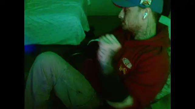 הופעת וובקאם של DADDY_KANE8---
