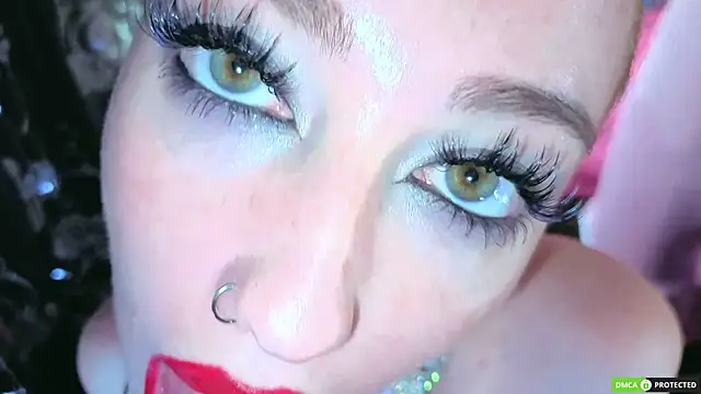Chat +18 de TinaBrook ao vivo