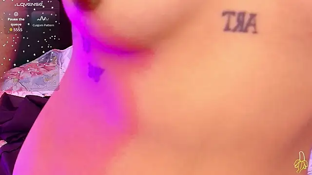 kinkylittlegirll Adlı Modelin Canlı XXX Sohbeti