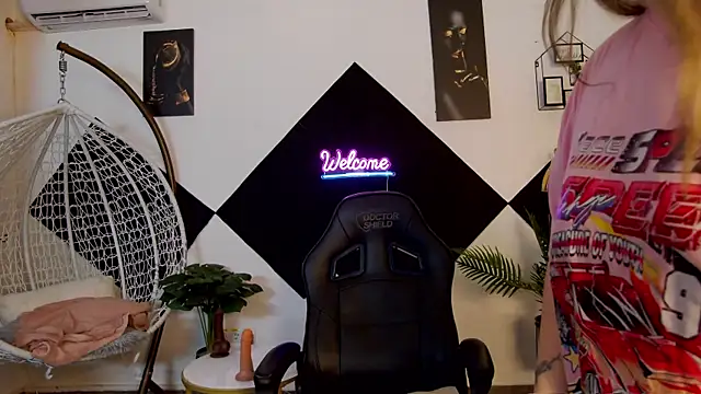 Katewalker_ Chat XXX in diretta