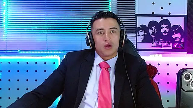 צ'אט XXX בשידור חי של Godofcumxxx