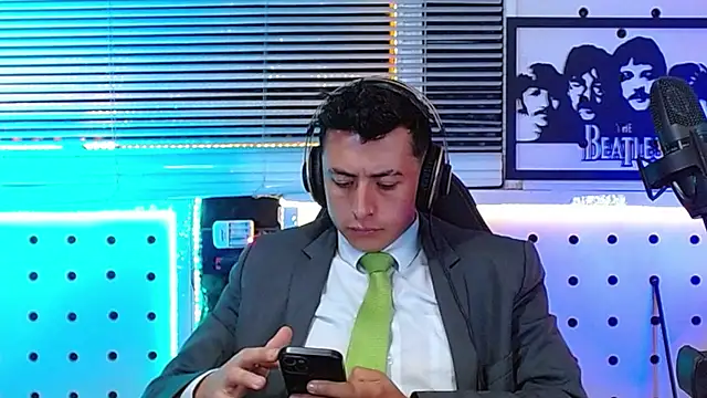 Godofcumxxx: διαδικτυακό σόου στην κάμερα