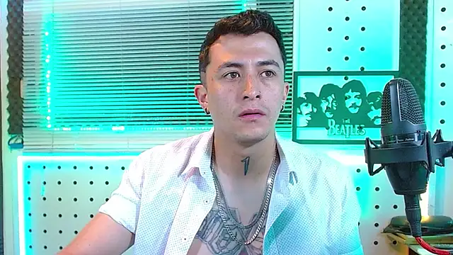 Show modela Godofcumxxx na web-kameri