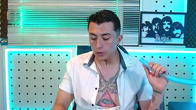 הופעת וובקאם של Godofcumxxx