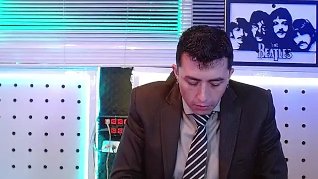 XXX chat uživo modela Godofcumxxx