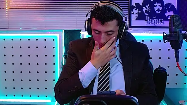 הופעת וובקאם של Godofcumxxx