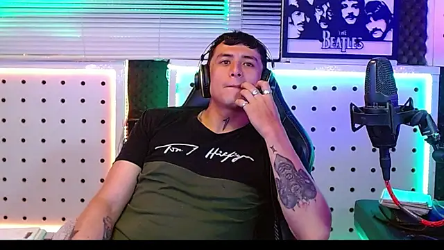Show modela Godofcumxxx na web-kameri