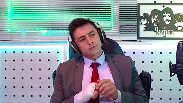 XXX chat uživo modela Godofcumxxx