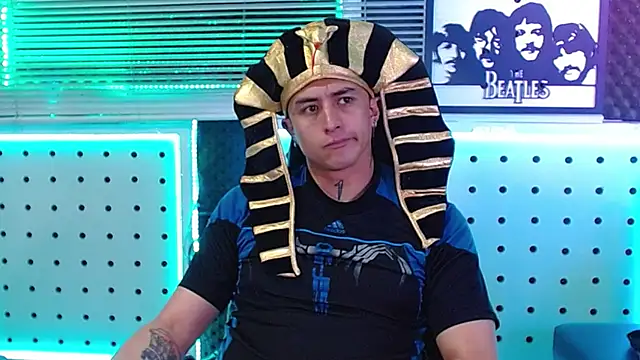הופעת וובקאם של Godofcumxxx